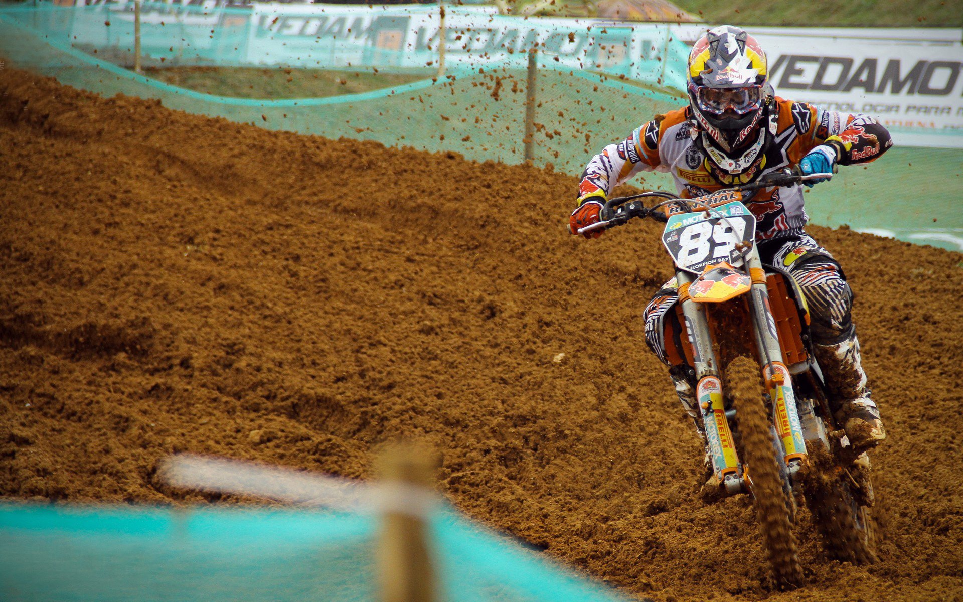 英超激烈争夺：比赛场场精彩绝伦！，英超比赛集锦