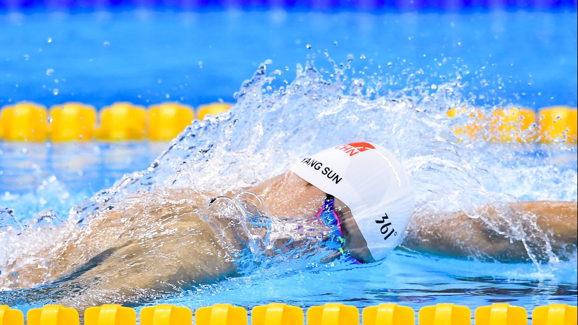 麦金托什技术动作细腻助力夺冠，麦金托什海报